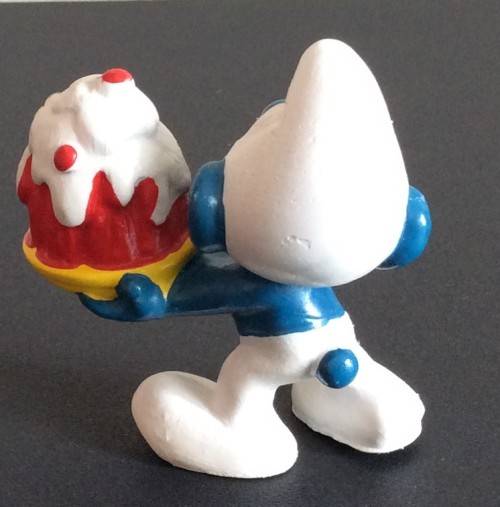 Original CAKE SMURF !! HONG KONG !! Dark Skin Dark Red Cake Variant ! 1978 Smurfs!