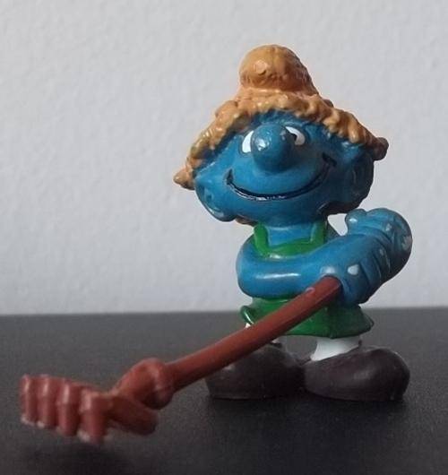 Original Vintage FARMER SMURF With Rake ! Hong Kong !! 1981 !! Smurfs!!