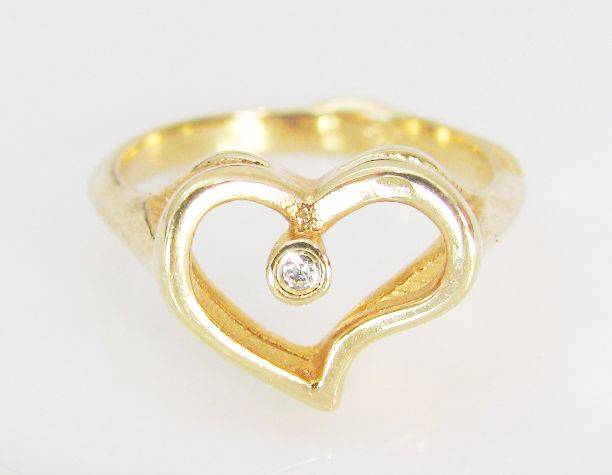 HEART OF GOLD!!! - ELEGANT HEART SHAPED RING SET WITH CZ DIAMOND IN 18K YELLOW GOLD GP