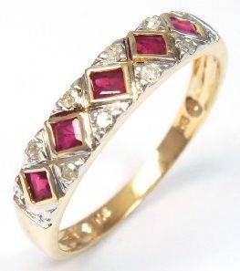 SOLID GOLD!!! STUNNING BAND!! NATURAL MINED RUBIES& DIAMONDS