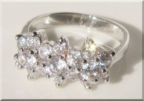0.03CTW BRILLIANT ANNIVERSARY FLOWER CLUSTER BRIDAL RING size 6