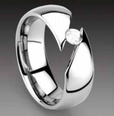 **INTERNATIONAL SHIPPING**HIGH POLISHED TITANIUM TENSION RING WITH CZ in size 11