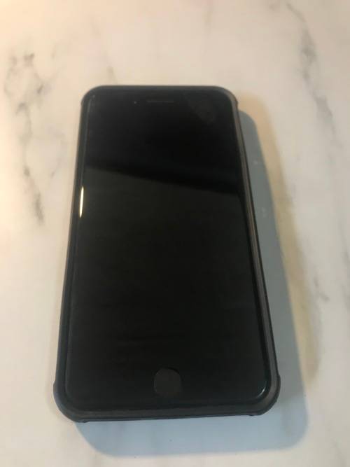 iPhone 8 Plus 64GB **Please Read**