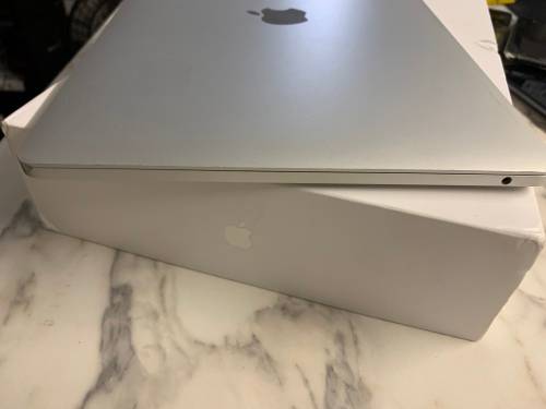 MacBook Pro i5 2017 *LCD Line*