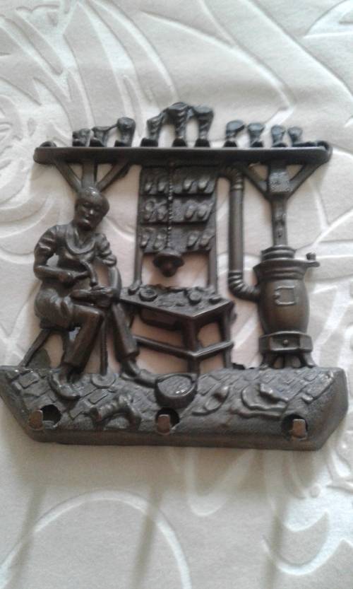 Vintage Dutch Cobbler Dish Towel Holder