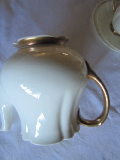 Royal doulton - White with Gold Trim Tea Set