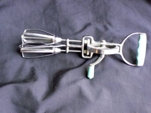 Vintage MAYNARD Egg Beater / Maynard Hand Klitser