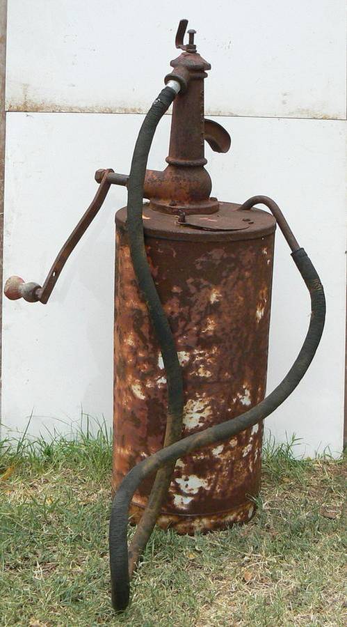 Beautifull Vintage Shell Oil Pump