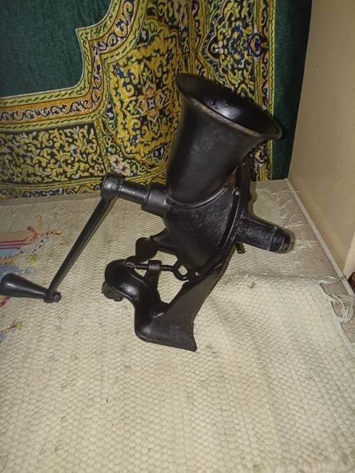 Nr 4 Spong and company Coffee grinder renovated made in England