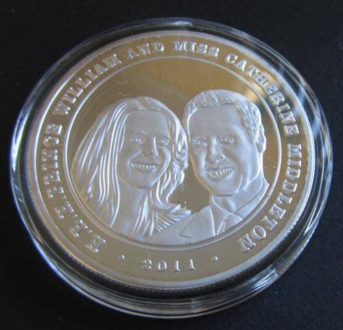 PROOF SILVER PLATED Prince William & Kate ROYAL WEDDING MEDALLION!