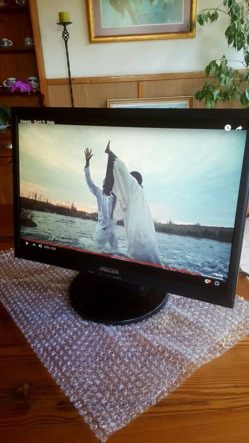 Mecer 19¿ Wide Screen LCD Black Monitor