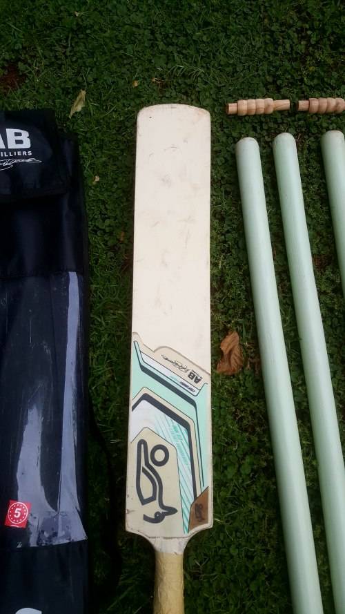 Kookaburra Cricket Set