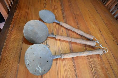 Vintage Metal Spoons R650