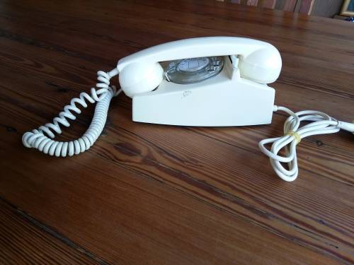 Vintage 80s Telephone
