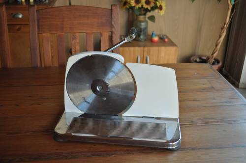 Vintage Pineware Bread / Meat Slicer