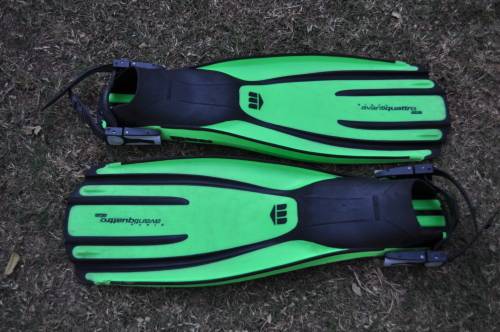 Mares Plana Avantiquattro abs Fins (size 9 -11)