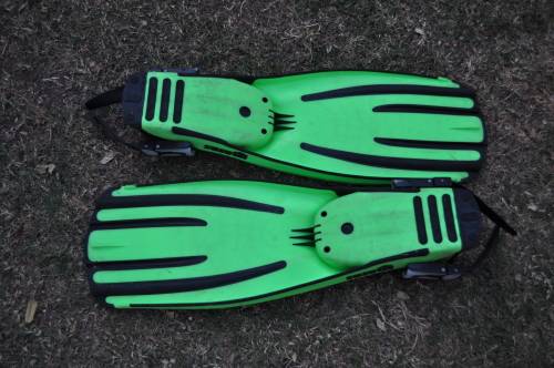 Mares Plana Avantiquattro abs Fins (size 9 -11)