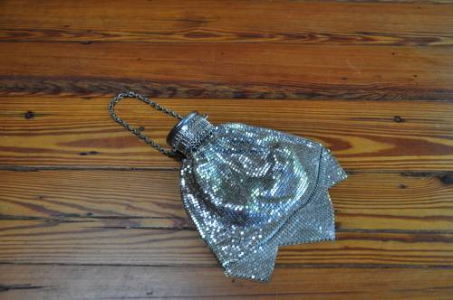Vintage Beggars Art Deco Expandable Coin Purse
