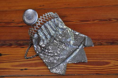 Vintage Beggars Art Deco Expandable Coin Purse