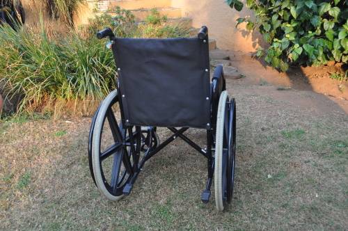 Steel Wheelchair With Detachable Arm and Foot Rest [NO POSTAGE - COLLECTION ONLY]