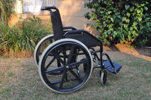 Steel Wheelchair With Detachable Arm and Foot Rest [NO POSTAGE - COLLECTION ONLY]