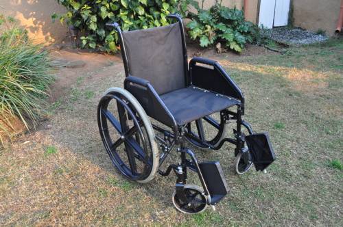Steel Wheelchair With Detachable Arm and Foot Rest [NO POSTAGE - COLLECTION ONLY]