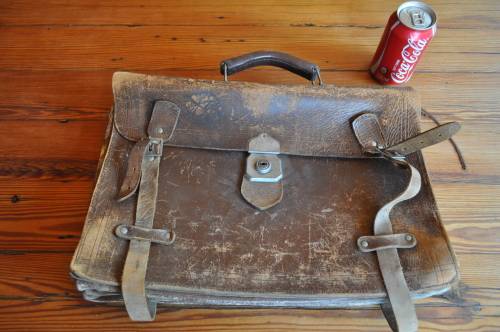 Vintage Leather School Case (please read)