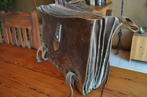 Vintage Leather School Case (please read)