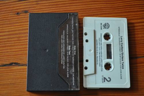Larry Carlton - Strikes Twice (Cassette)