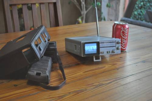 Vintage Broksonic Mini TV With FA AM Radio