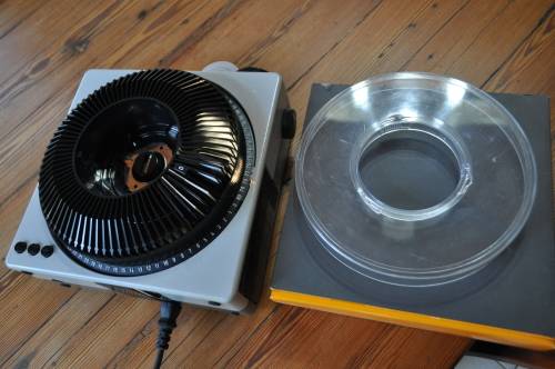 Vintage Kodak Carousel Slide Projector Takes 80 Slides