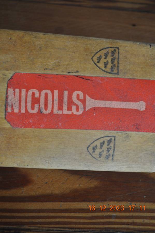 Gray Nicolls Crusader Old School Cricket Bat