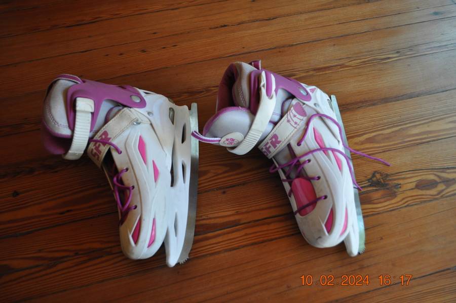 SFR Ice Skates (size 3  6)