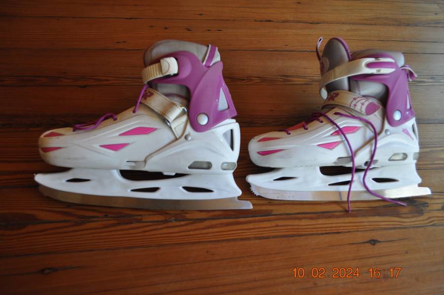 SFR Ice Skates (size 3  6)