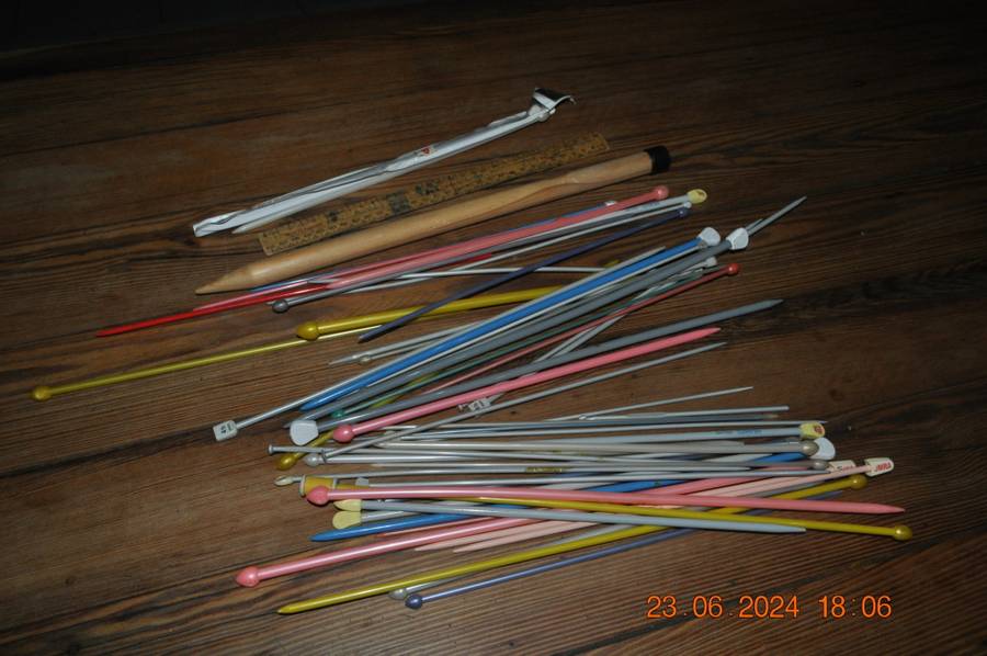 Knitting Needles As Per Picture