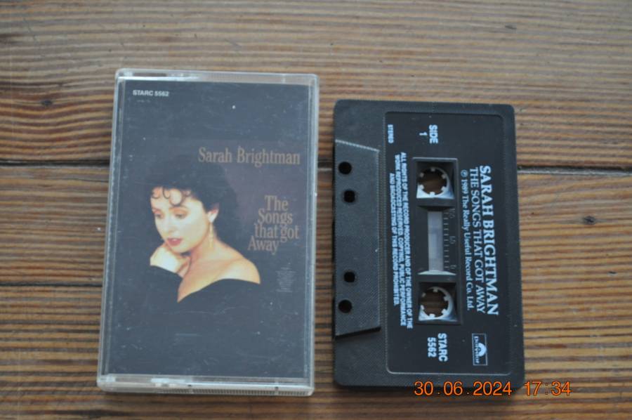 Sarah Brightman - The Songs That Got Away (Cassette)