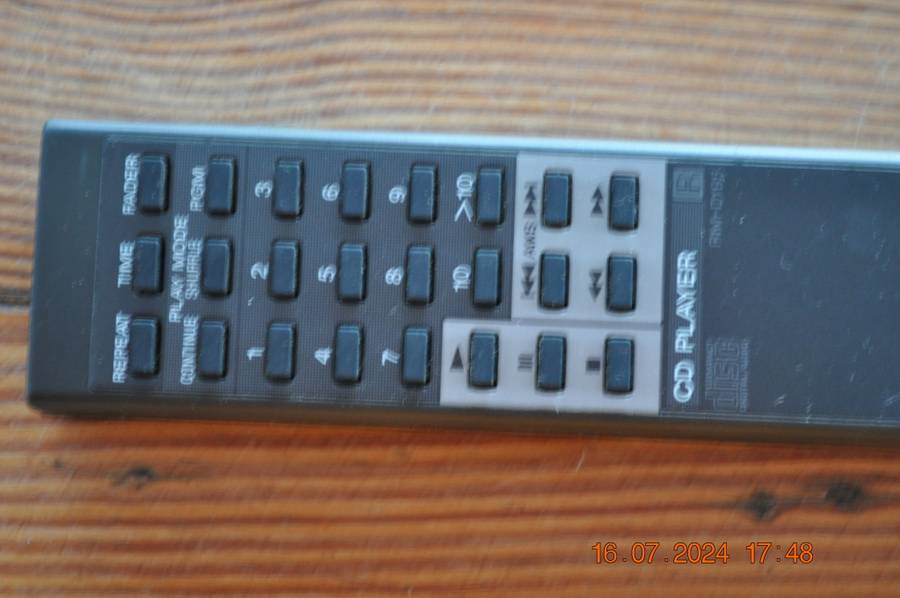 Original Sony CD Player Remote Control RM D195