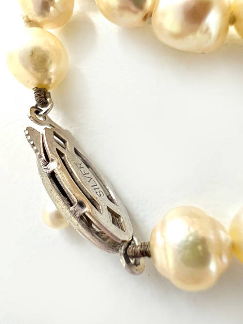Necklace - Vintage Pearls with a Silver Clasp ML2031