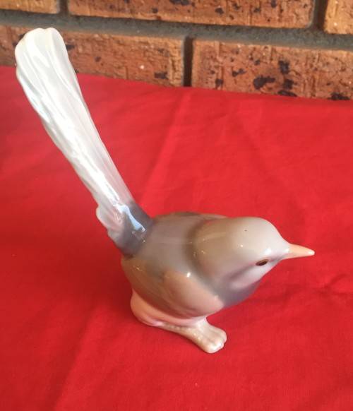 Lladro Wren Blue Bird Long Tail
