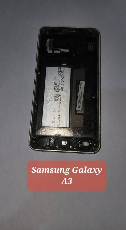 4 Cellphones up for GRABS