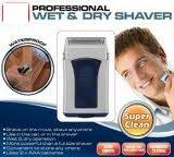 The Wet and Dry portable mini mens shaver - Battery operated - compact to carry a travellers choice