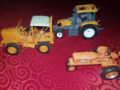 Renault Ergos /  Allis-Chalmers  /  Latil