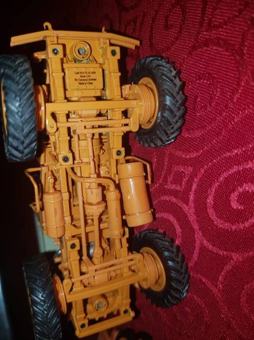 Renault Ergos /  Allis-Chalmers  /  Latil