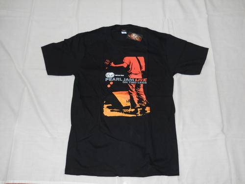 ROCK BAND T-SHIRT!! PEARL JAM!! M FREE SHIPPING!!