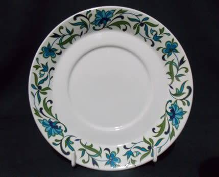 Midwinter Sauce Boat on Saucer
