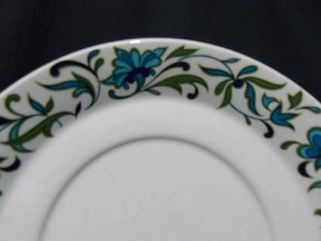 Midwinter Sauce Boat on Saucer
