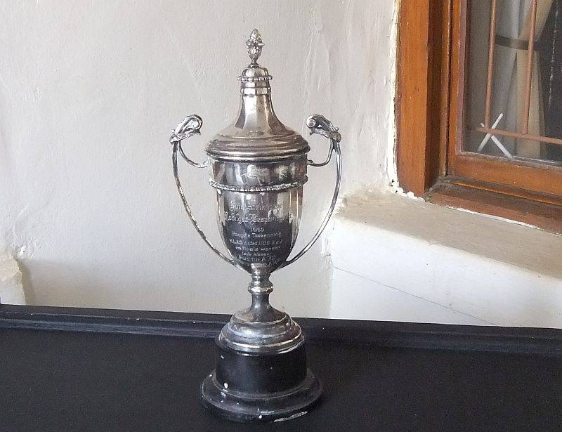 1955 MOBILGAS AUSTIN RACE - ECONOMY RUN TROPHY A CLASS - COURIER R130