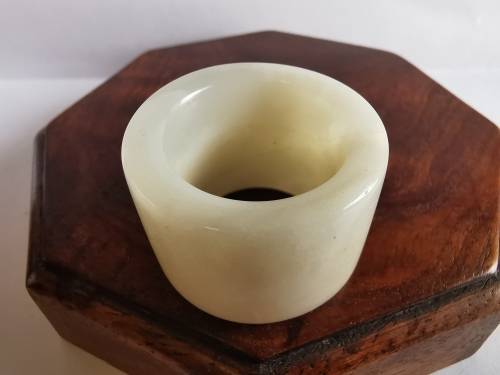 Antique Eastern Chinese  Hetian jade Fingerstall with wooden case