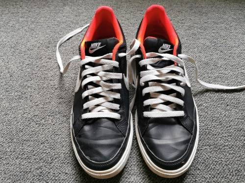 Men's Nike Capri III Low Sneakers - Good condition