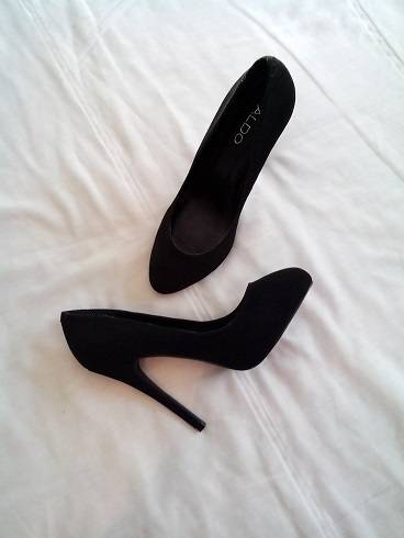 GORGEOUS ALDO SUEDE STILLETOS